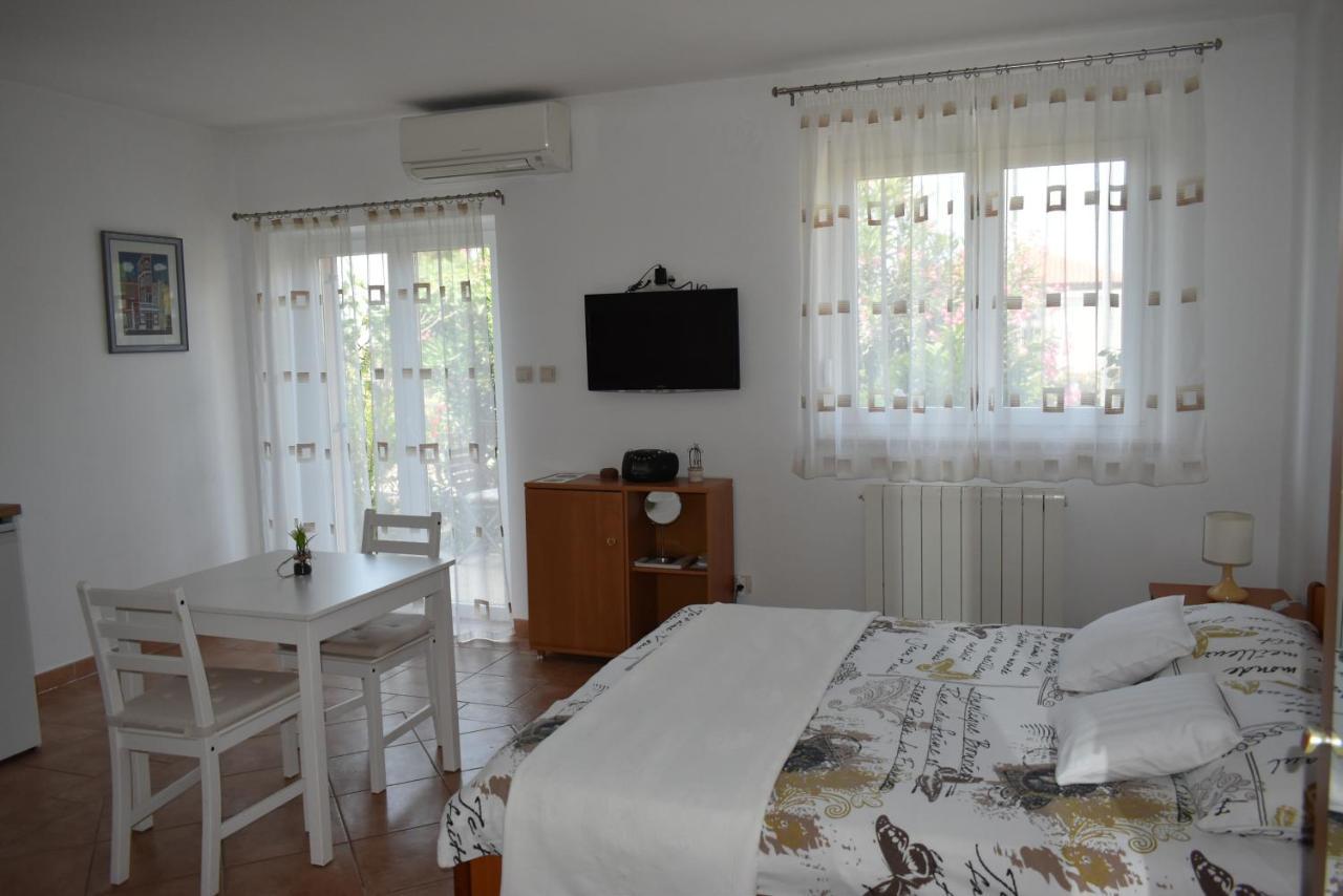 Studio Max With Parking Ρόβινι Εξωτερικό φωτογραφία